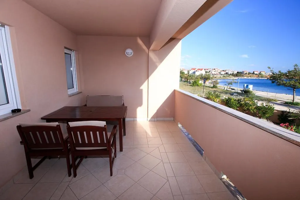 Apartments Miroslav Povljana 0*,  Croatia