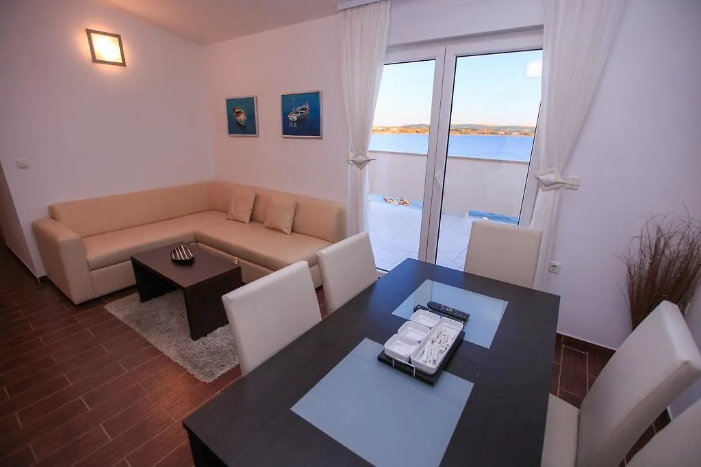 Apartments Miroslav Povljana 0*,  Croatia