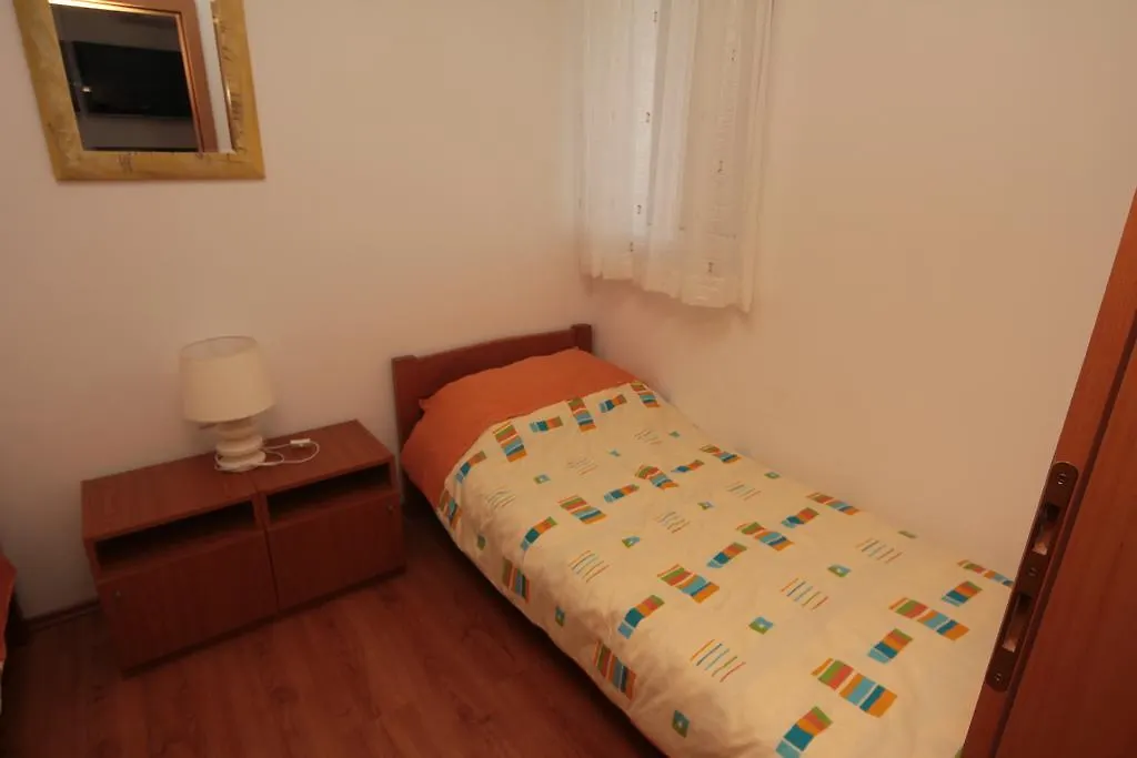 Apartments Miroslav Povljana Croatia